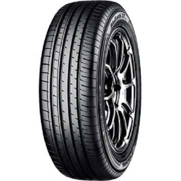 YOKOHAMA BLUEARTH-XT AE61 235/50R18 97V nyári gumiabroncs