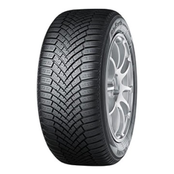 YOKOHAMA BLUEARTH WINTER V906 215/70R16 104H téli gumiabroncs